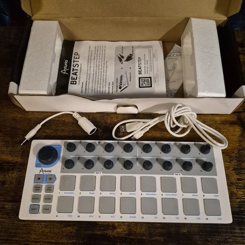 Arturia beatstep pad - arturia,